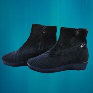 NEW! Bernie Mev Black Amanda Bootie - 39 EU/8.5 US